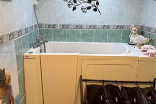 [Address not provided], Hallandale Beach, FL 33009 - Photo 19