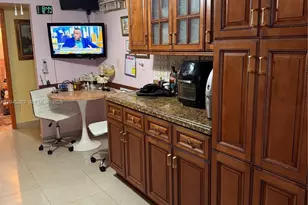 [Address not provided], Hallandale Beach, FL 33009 - Photo 3