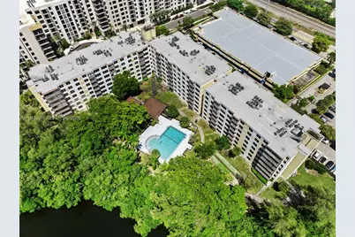 17890 W Dixie #603, North Miami Beach, FL 33160 - Photo 27