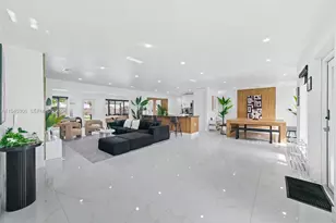 700 NW 9th Ct, Hallandale Beach, FL 33009 - Photo 11