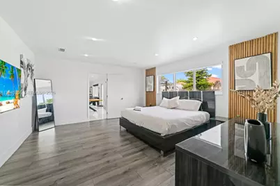 700 NW 9th Ct, Hallandale Beach, FL 33009 - Photo 17