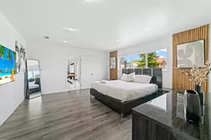 700 NW 9th Ct, Hallandale Beach, FL 33009 - Photo 17