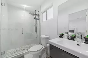 700 NW 9th Ct, Hallandale Beach, FL 33009 - Photo 29