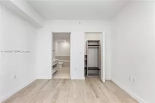 55 SW 9th St, Miami, FL 33130 - Photo 13