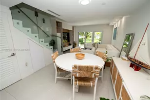 881 Ocean Dr, Key Biscayne, FL 33149 - Photo 17