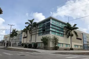 680 NE 136th St, North Miami, FL 33161 - Photo 13