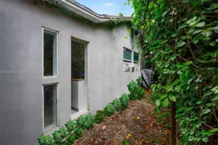 348 NE 58th St, Miami, FL 33137 - Photo 3