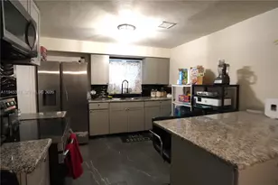 625 NE 130th St, North Miami Beach, FL 33161 - Photo 3