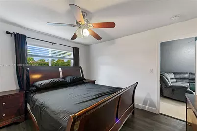 7527 SW 6th Ct, North Lauderdale, FL 33068 - Photo 15