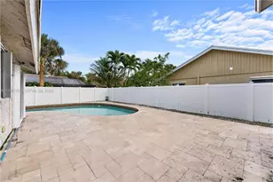 7527 SW 6th Ct, North Lauderdale, FL 33068 - Photo 23