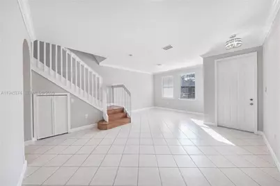 5560 NW 107th Ave #1012, Doral, FL 33178 - Photo 3