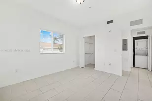 405 E 7th St, Hialeah, FL 33010 - Photo 9