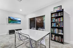 16618 NW 71st Ave, Miami Lakes, FL 33014 - Photo 9