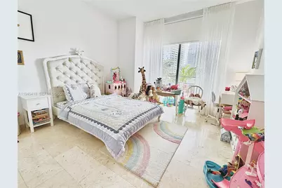 68 SE 6th St #903, Miami, FL 33131 - Photo 9