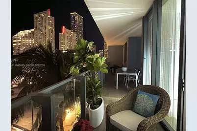 68 SE 6th St #903, Miami, FL 33131 - Photo 7