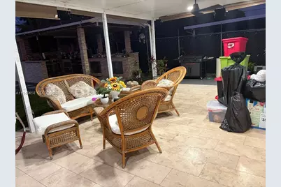 815 E 32nd St, Hialeah, FL 33013 - Photo 9