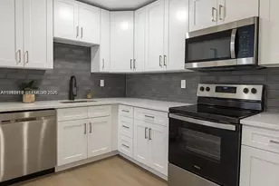 1400 NE 43rd Ct, Pompano Beach, FL 33064 - Photo 3