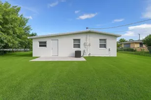 1400 NE 43rd Ct, Pompano Beach, FL 33064 - Photo 11