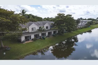 201 Mallory Ct, Weston, FL 33326 - Photo 3