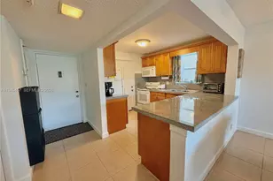 2324 S Cypress Bend Dr, Pompano Beach, FL 33069 - Photo 3