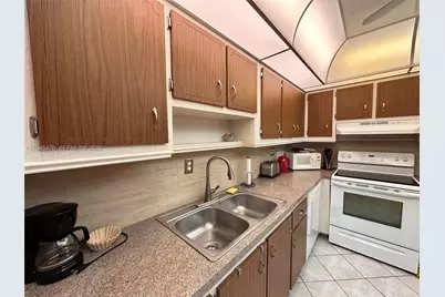 250 181st Dr #209, Sunny Isles Beach, FL 33160 - Photo 9