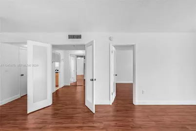 716 Michigan Ave #402, Miami Beach, FL 33139 - Photo 11