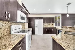 1102 SW 149th Path, Miami, FL 33194 - Photo 9