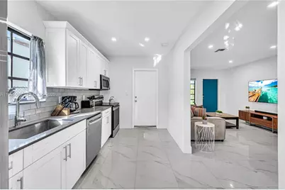 2560 SW 19th Ter, Miami, FL 33145 - Photo 11