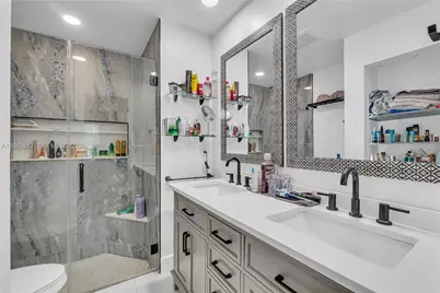 8202 NW 100th Dr, Tamarac, FL 33321 - Photo 7