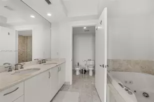 1331 Brickell Bay Dr, Miami, FL 33131 - Photo 9