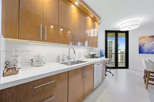 20191 E Country Club Dr, Aventura, FL 33180 - Photo 9