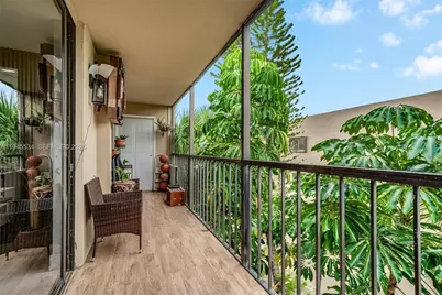 8635 NW 8th St #413, Miami, FL 33126 - Photo 13