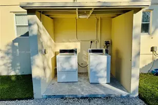 609 NW 2nd Ave, Hallandale Beach, FL 33009 - Photo 13