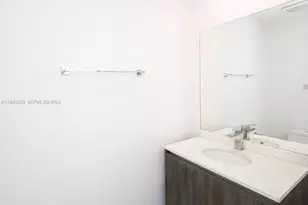 488 NE 18th St, Miami, FL 33132 - Photo 15