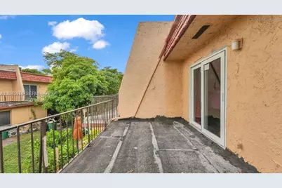 6 Spinning Wheel Ln, Tamarac, FL 33319 - Photo 31