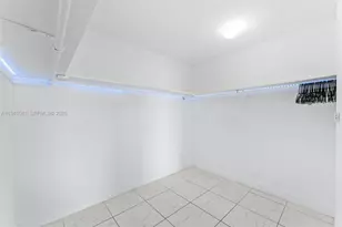 482 NW 165th St Rd, Miami, FL 33169 - Photo 7