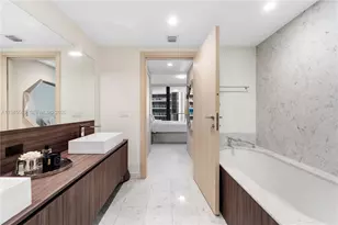 1000 Brickell Plaza, Miami, FL 33131 - Photo 17