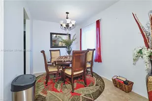 2366 E E Mall Dr, Fort Myers, FL 33901 - Photo 15