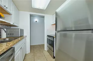 2366 E E Mall Dr, Fort Myers, FL 33901 - Photo 11