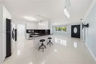 300 NE 175th St, North Miami Beach, FL 33162 - Photo 7
