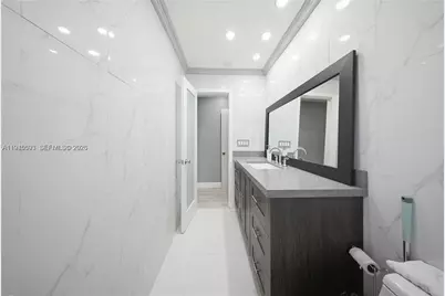 300 NE 175th St, North Miami Beach, FL 33162 - Photo 31