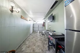 300 NE 175th St, North Miami Beach, FL 33162 - Photo 49