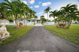 300 NE 175th St, North Miami Beach, FL 33162 - Photo 37