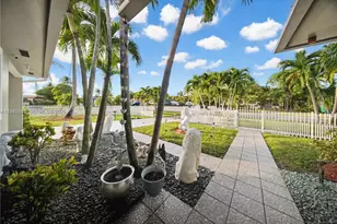 300 NE 175th St, North Miami Beach, FL 33162 - Photo 29