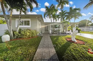 300 NE 175th St, North Miami Beach, FL 33162 - Photo 21