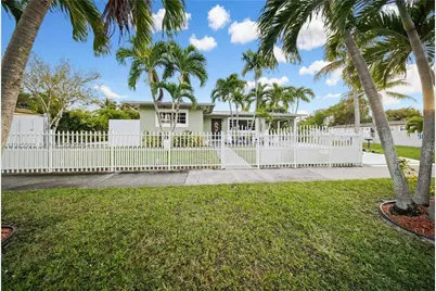 300 NE 175th St, North Miami Beach, FL 33162 - Photo 59