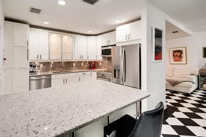 2952 Peachy St #8, Coconut Grove, FL 33133 - Photo 15