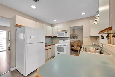 7109 NW 75th St, Tamarac, FL 33321 - Photo 19