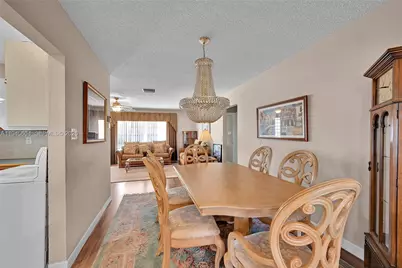 7109 NW 75th St, Tamarac, FL 33321 - Photo 13