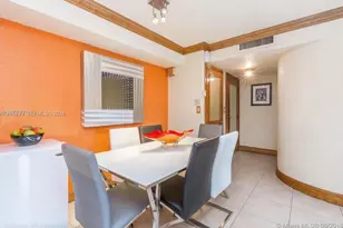 7090 NW 179th St, Hialeah, FL 33015 - Photo 7